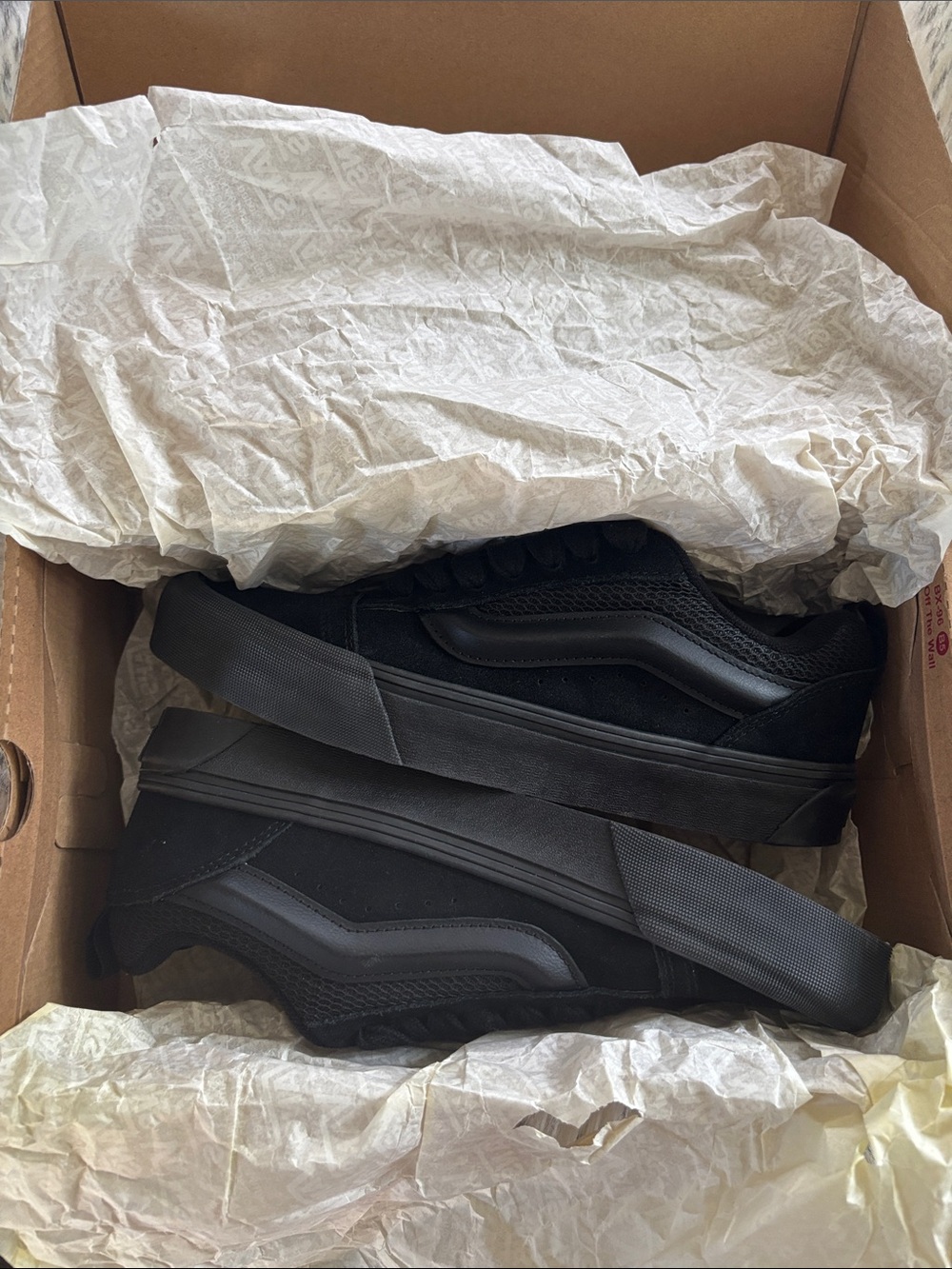 NWT VANS Knu Skool Shoes VN0009QCBKA - Picture 4 of 9